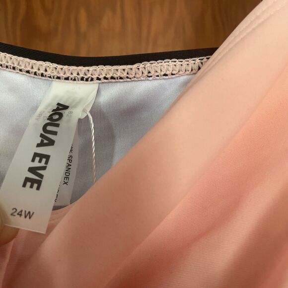 Aqua Eve Women's Tankini Top Size 24W Scoop Neck Ruched Adjustable Straps NWT - Picture 5 of 8